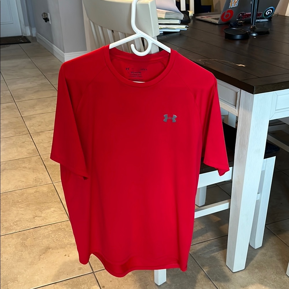 Under Armour Men's Bright Red Short Sleeve Tee